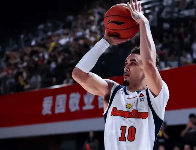 乐竞体育官方入口-砍39分+8记三分！联盟又一超级外援诞生，杜锋终于盼来季后赛救星